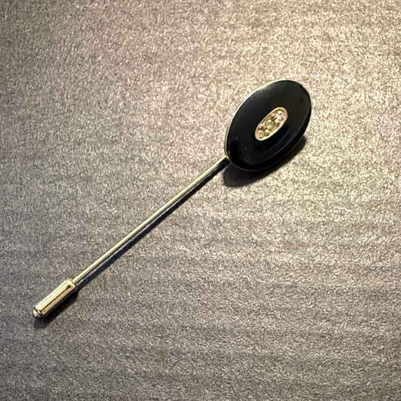 Jewelry - Black and Gold Brooch pin
